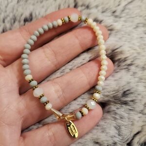 🎉Host Pick🎉 New Hand Made Glass Bead & Stone Bracelet